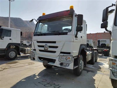 Come si sostituisce la batteria di un trattore?